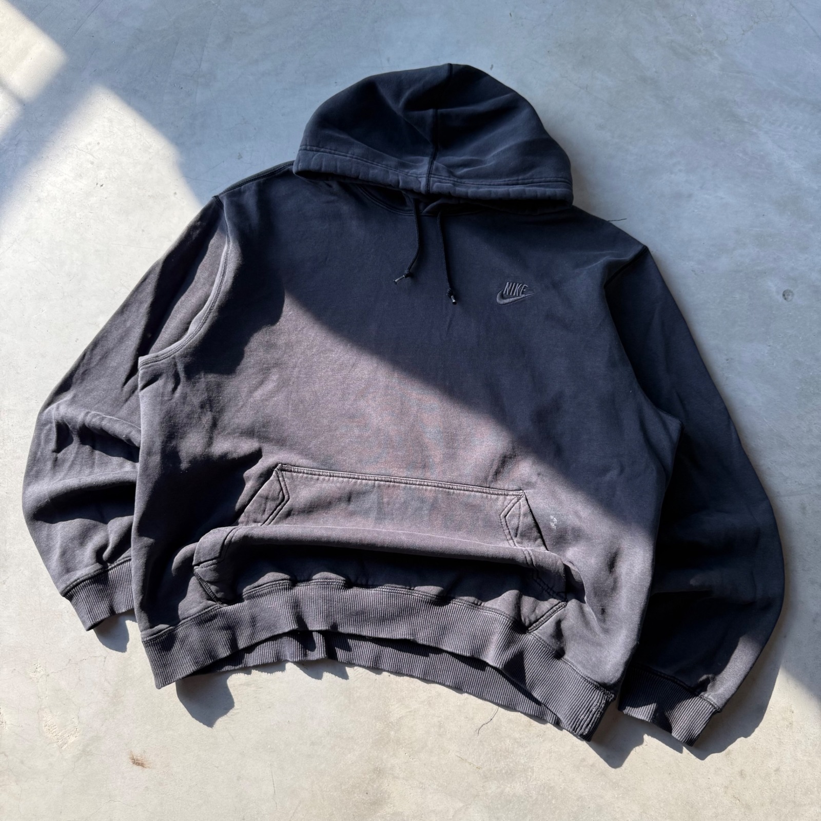Nike Sportswear Mens Xl Hoodie Faded Black Pullover Embroidered Logo Fleece
